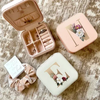 26 Alphabet Flowers Jewelry Box Portable Earring Jewelry Boxes Girlfriend Wife Valentine Gift Portable Organizer Display