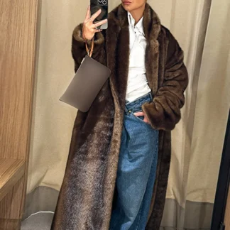 Winter Warm Thick Women Faux Fur Coats Luxury Oversized Long Coats Fleece Overcoat 2025 New Female Elegant Street Outerwear