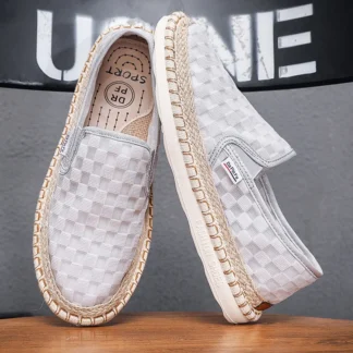 Spring Summer New Shoes for Men Canvas Casual Shoes Plaid Print Breathable Slip-on Loafers Cool Flat Fisherman Shoes